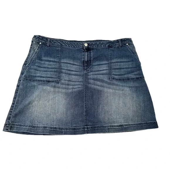 JUNAROSE PLUS SIZE DENIM MINI SKIRT - Picture 1 of 2